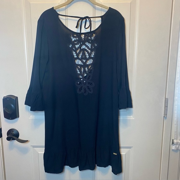 Roxy Gold Soul Coverup Sz M Black Crocheted Lace front Open Back w/tie EUC - Picture 1 of 10